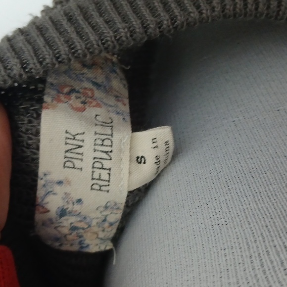 Pink Republic grey knit cold shoulder size small - Picture 9 of 14